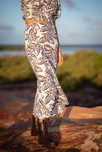 Load image into Gallery viewer, The Kate-Tropics