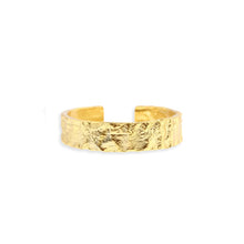 Load image into Gallery viewer, Eros Gold Textured Ring - Medium
