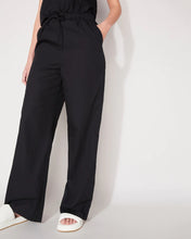 Load image into Gallery viewer, Everyday Wide Leg Pant - Black