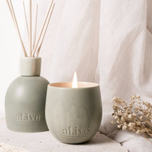 Load image into Gallery viewer, Blackcurrant &amp; Caribbean Wood Soy Candle