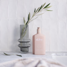 Load image into Gallery viewer, Hand &amp; Body Wash - Applewood &amp; Goji Berry