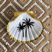 Load image into Gallery viewer, Scallop - Palm Tree