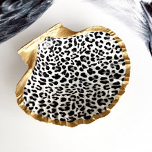 Load image into Gallery viewer, Scallop - Leopard Print