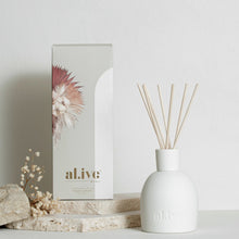 Load image into Gallery viewer, Sweet Dewberry &amp; Clove Diffuser